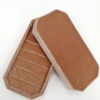 Velvet nut